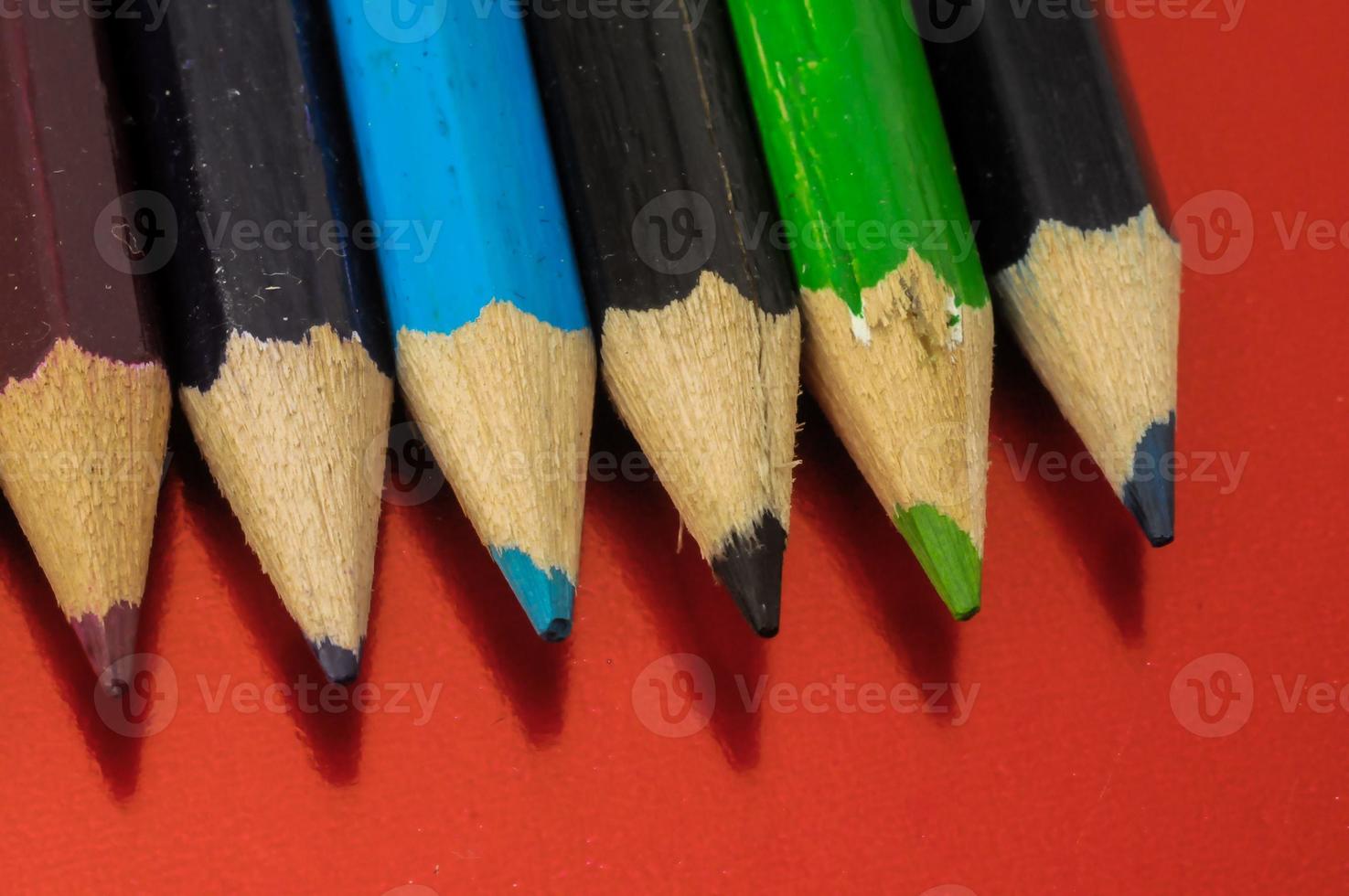 primo piano delle matite di colore foto