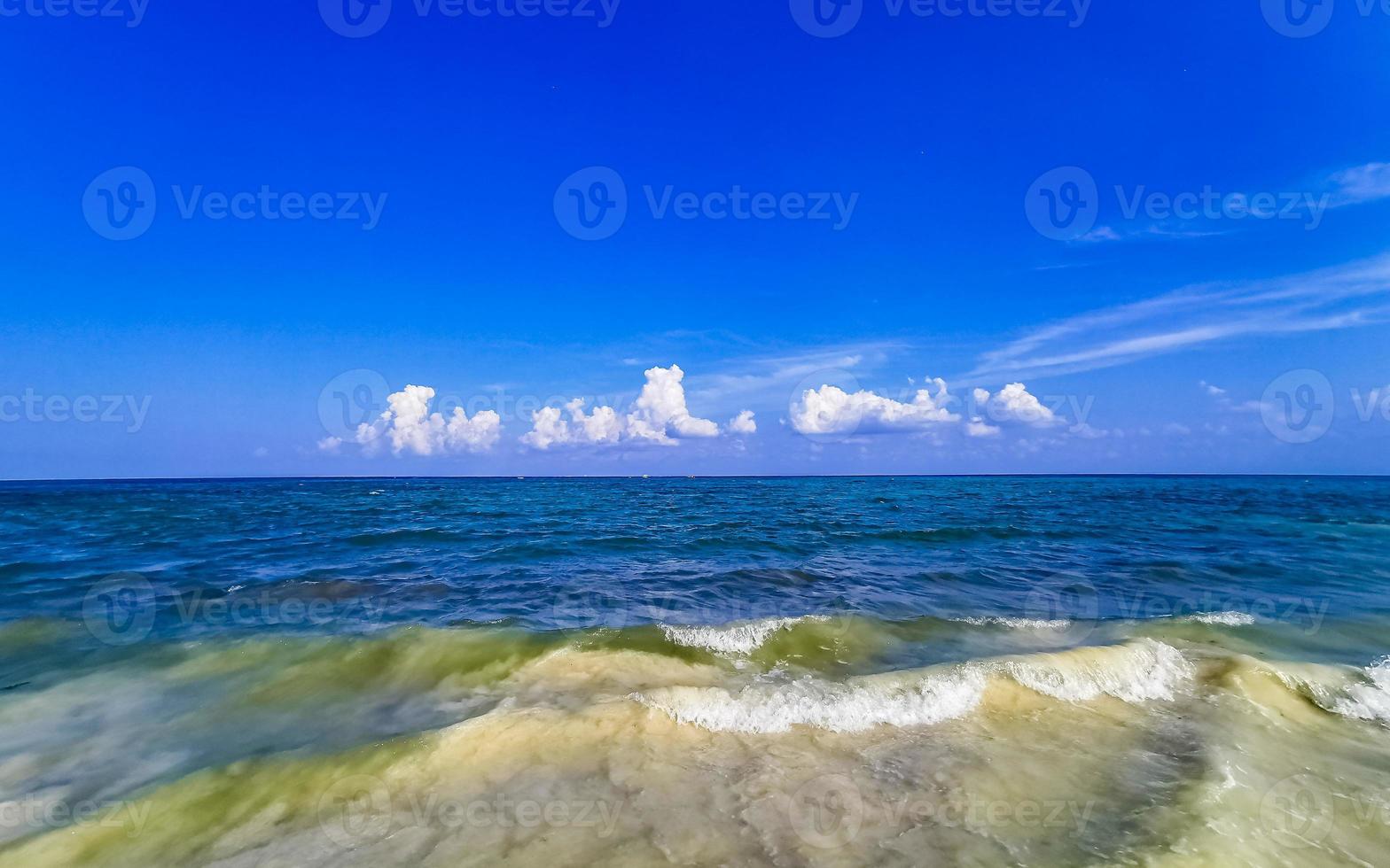 spiaggia messicana tropicale chiara acqua turchese playa del carmen messico. foto