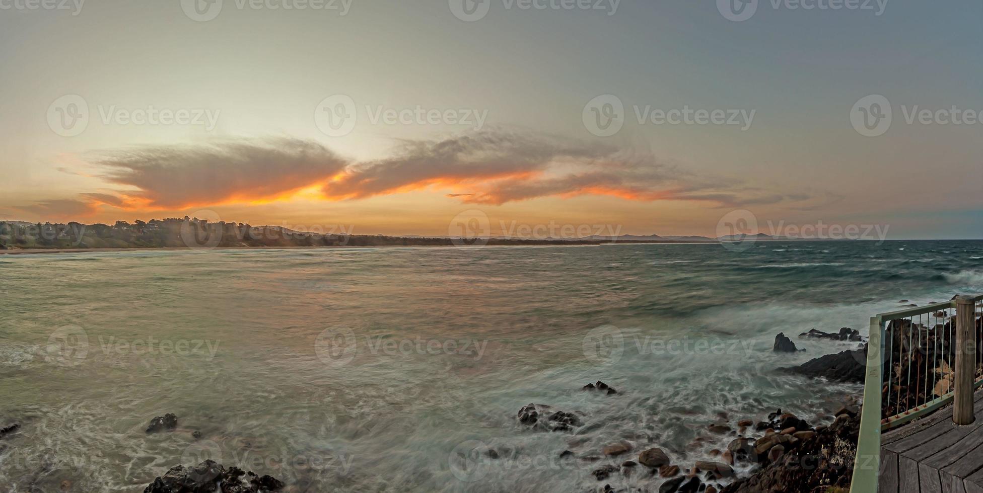 panorama al di sopra di un' paradisiaco spiaggia su il australiano d'oro costa nel il stato di Queensland foto