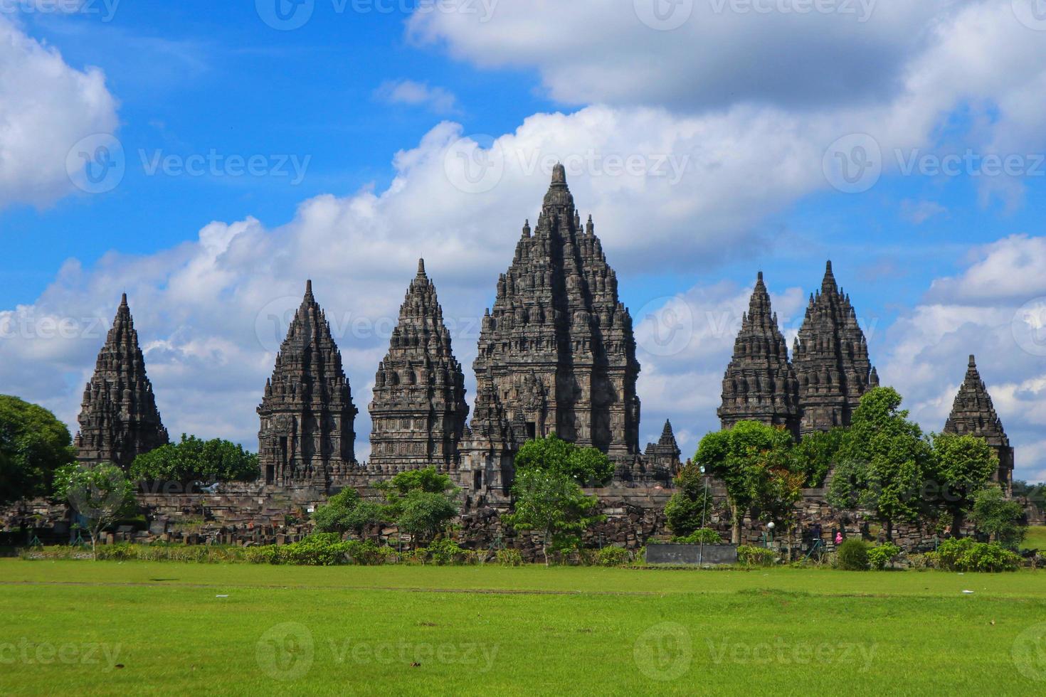 prambanan tempio nel Yogyakarta Indonesia. unesco mondo eredità nel Indonesia. il maggiore indù tempio foto