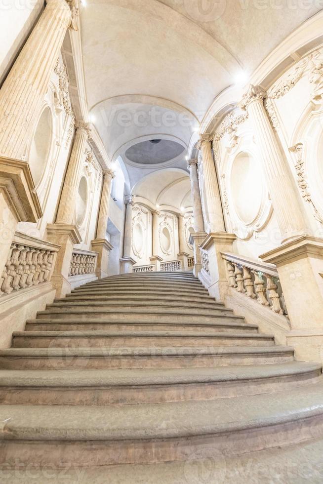 Torino, Italia - lusso marmo scala. antico architettura interno design. foto