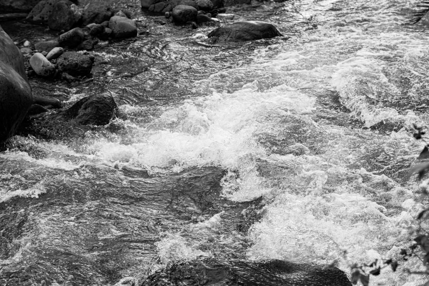 fiume acqua flusso astratto sfondo. 2 foto