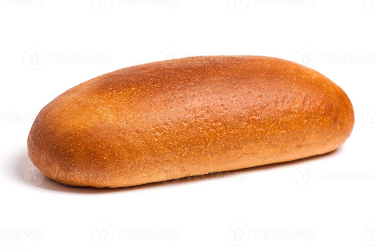 isolato delizioso fresco pane su un' bianca sfondo foto