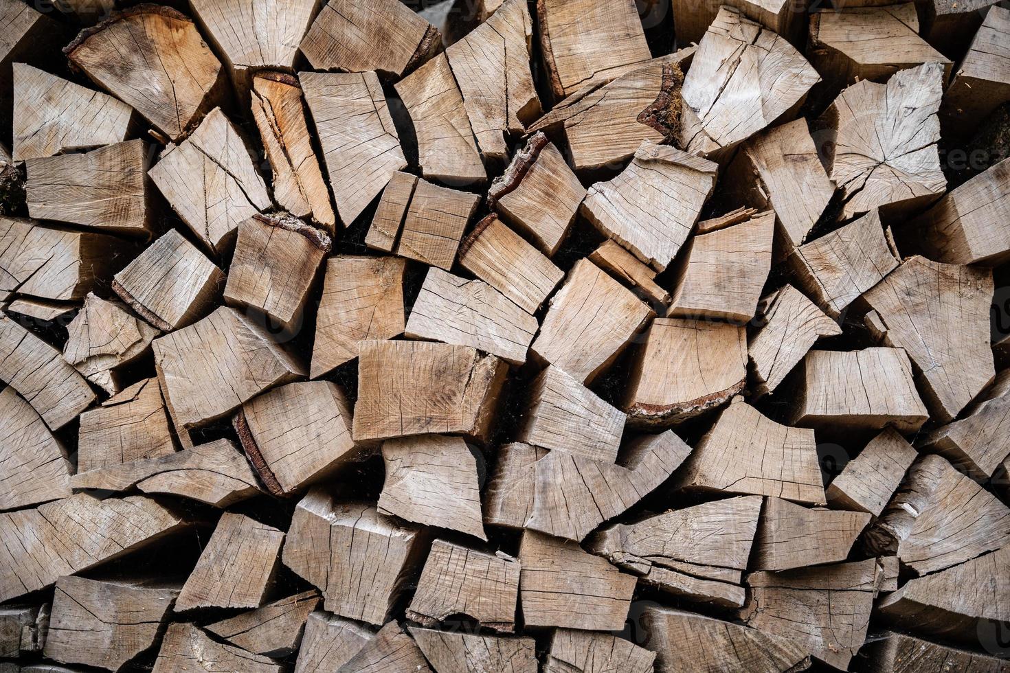 meravigliosamente impilati legna da ardere, naturale legna per ardente nel il forno foto