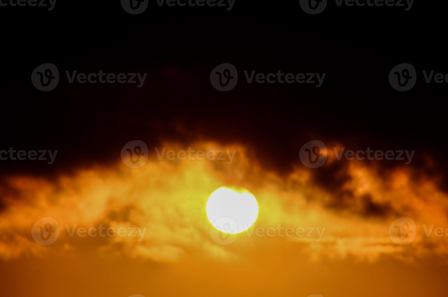 cielo al di sopra di il tramonto foto