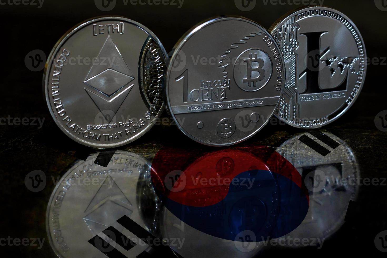 bitcoin litecoin oro noi dollaro e Sud Corea bandiera foto