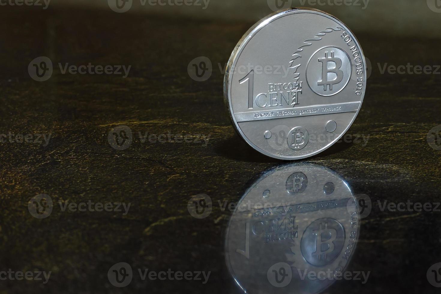 argento monete di un' digitale crypto valute litecoin e bitcoin foto