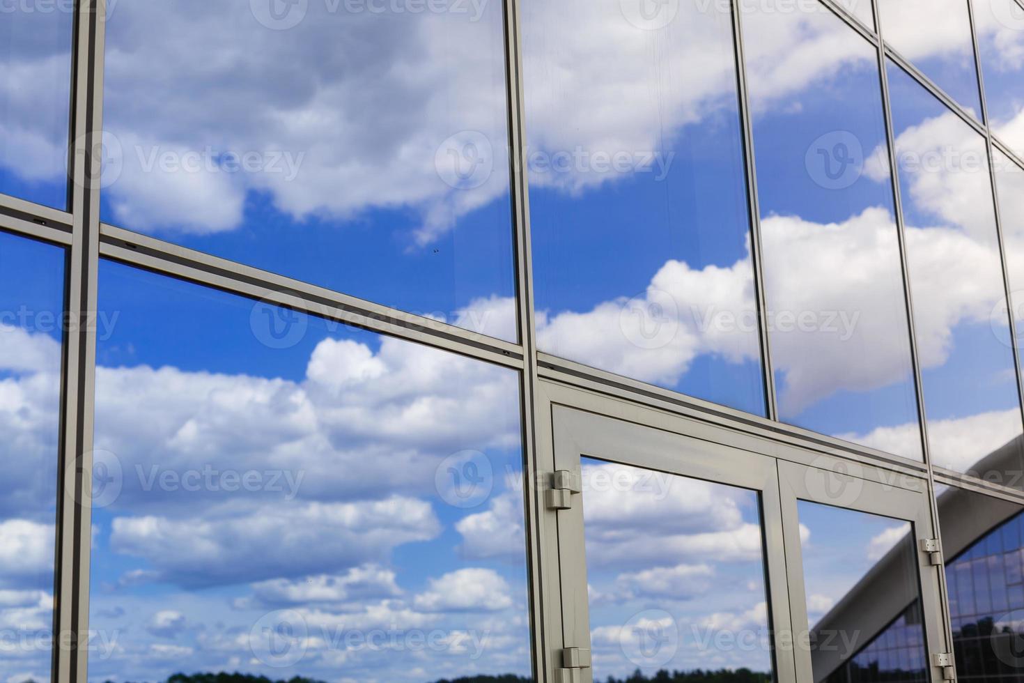 moderno blu bicchiere parete di grattacielo foto