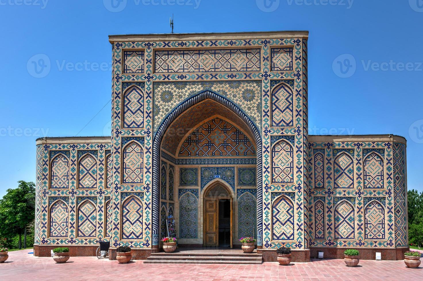 theulugh elemosinare osservatorio insamarkanduzbekistan costruito nel il 1420 di astronomerulugh elemosinare esso è considerato di studiosi per avere stato uno di il migliori osservatori nel il islamico mondo foto
