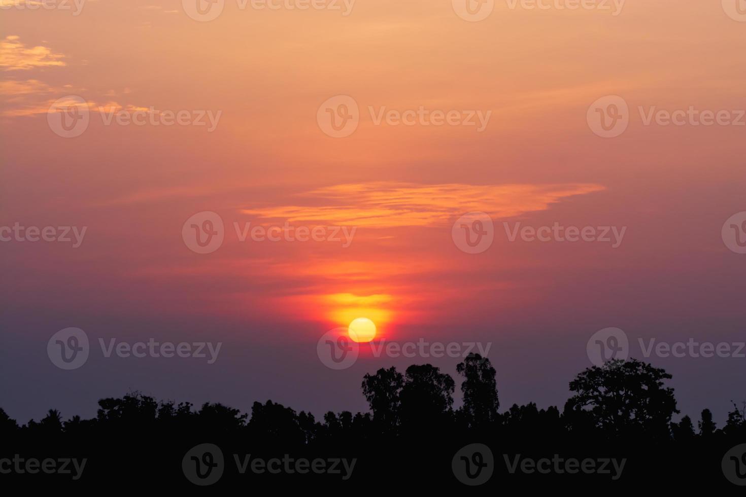 sfondo del paesaggio al tramonto foto