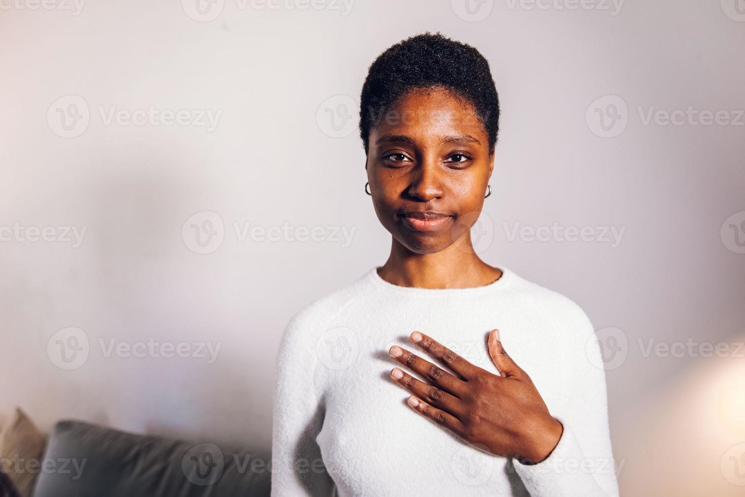 nero donna sensazione il suo cuore a casa foto