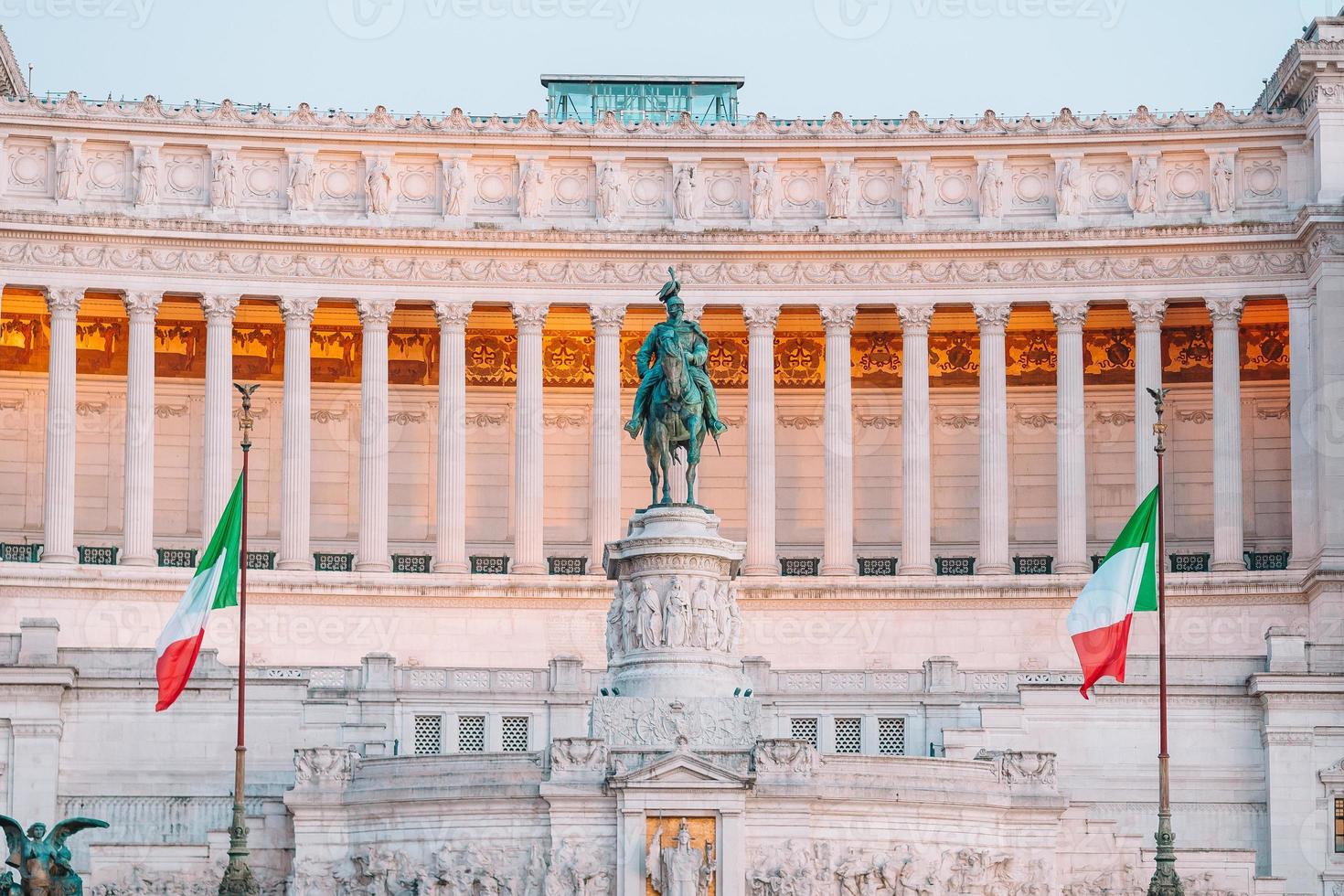 monumento vittorio emanuele ii o altare di il patria nel roma, Italia. foto