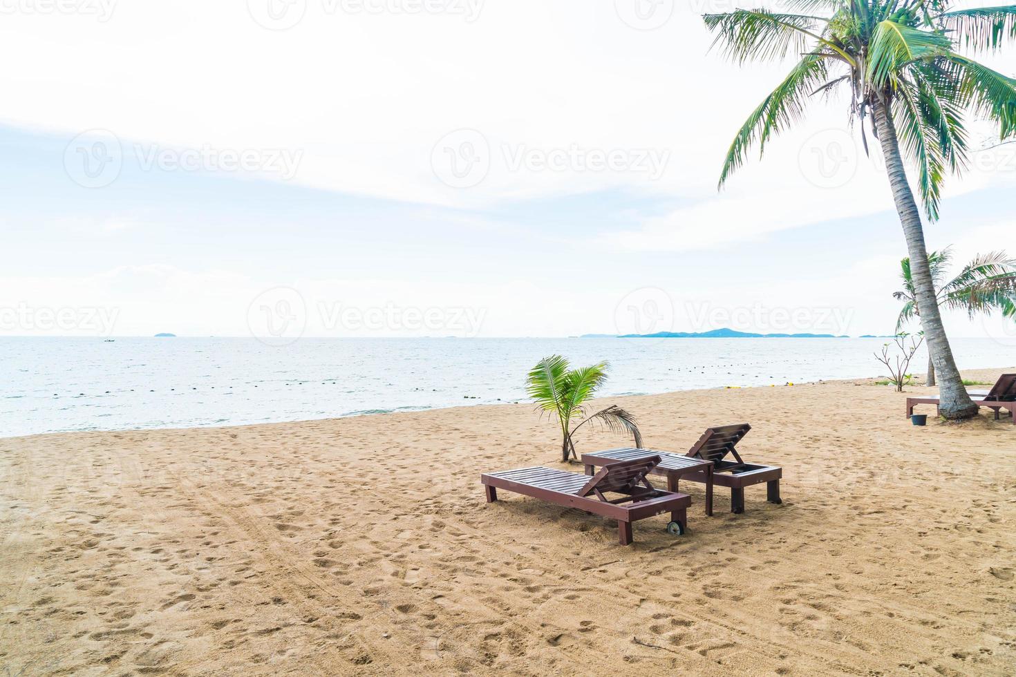 sfondo di sedia a sdraio isola paradiso foto