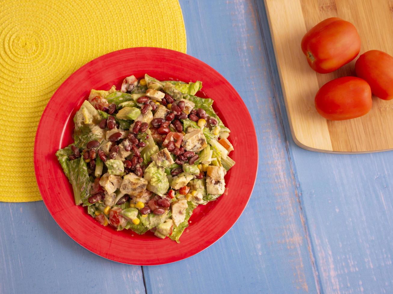 insalata di pollo fatta in casa foto