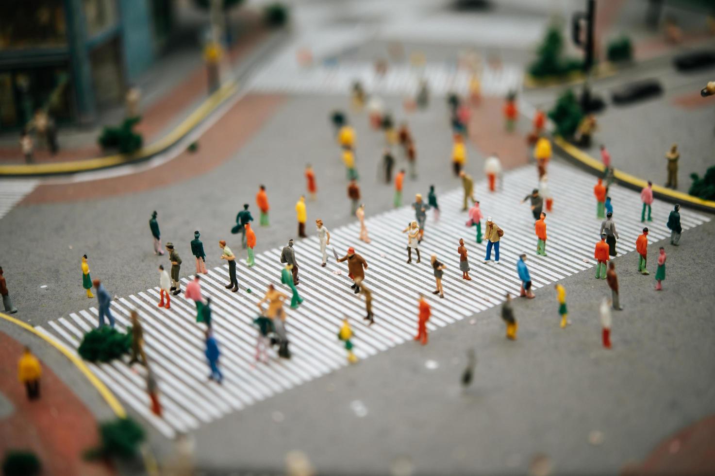 piccole persone con tilt shift foto