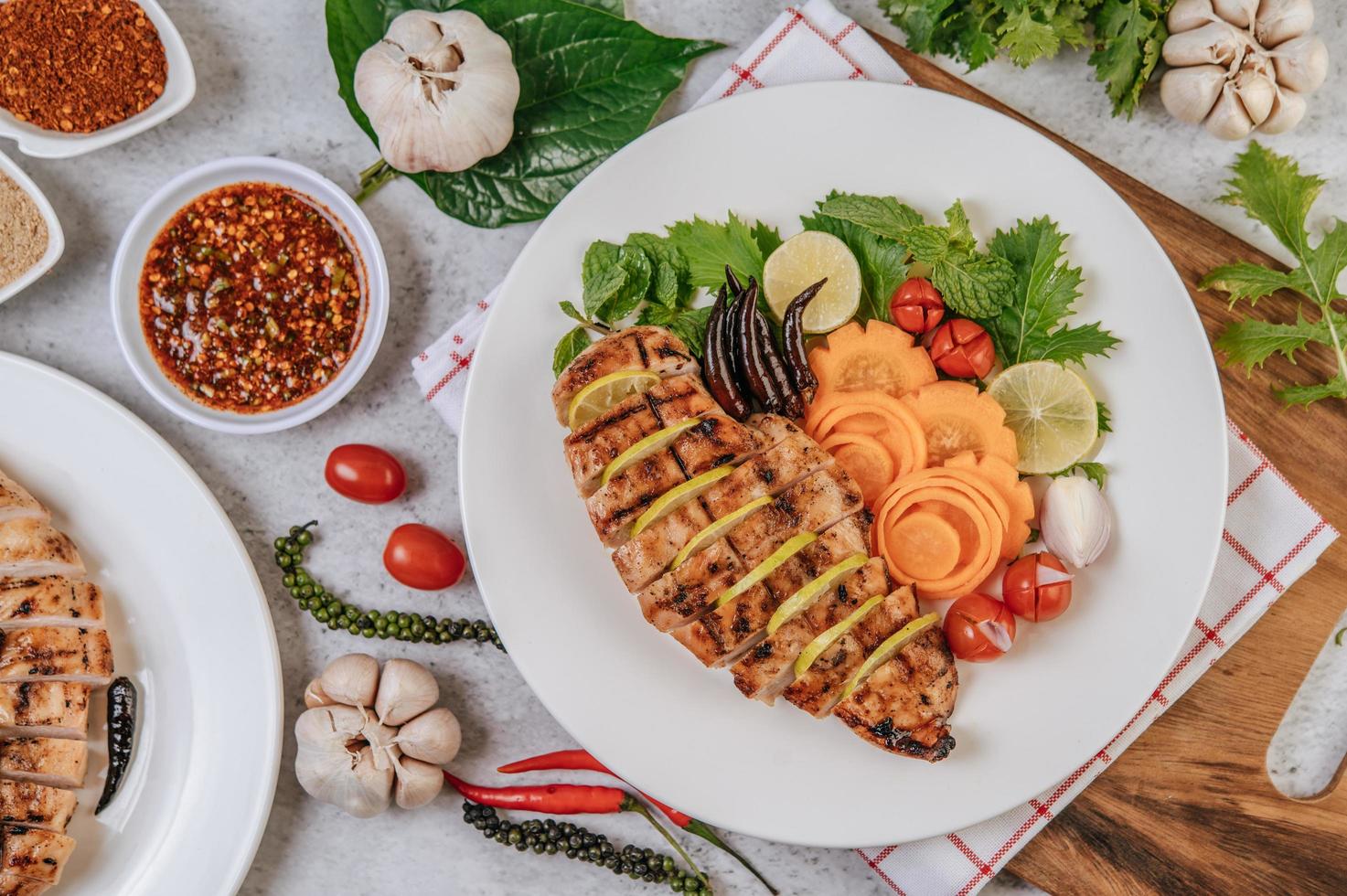 pollo gourmet alla griglia a fette foto