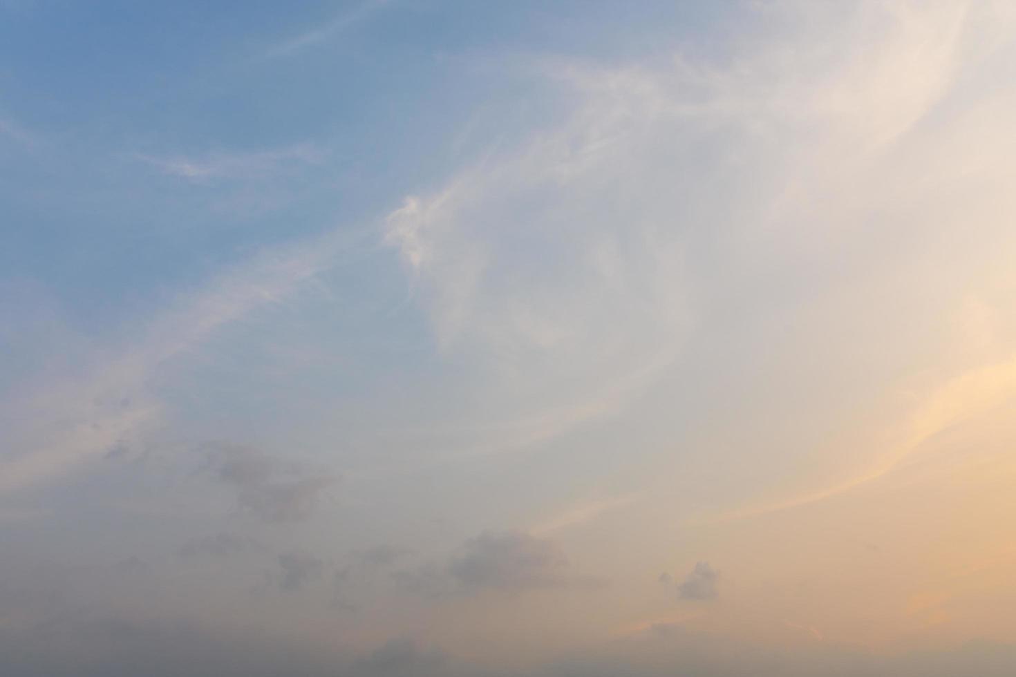 il cielo al tramonto foto