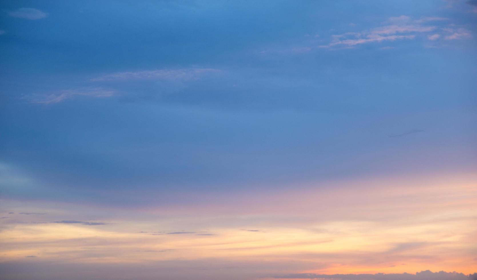 il cielo al tramonto foto