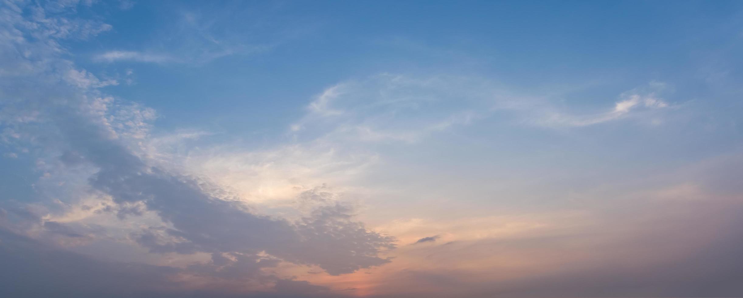 il cielo al tramonto foto