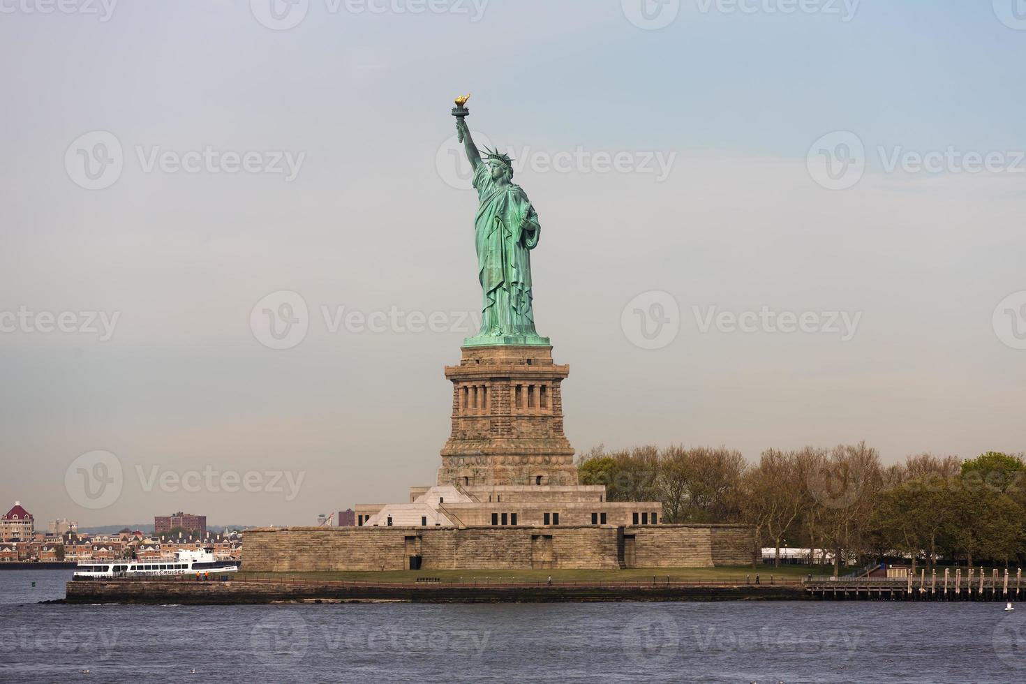 statua di libertà nel presto mattina foto