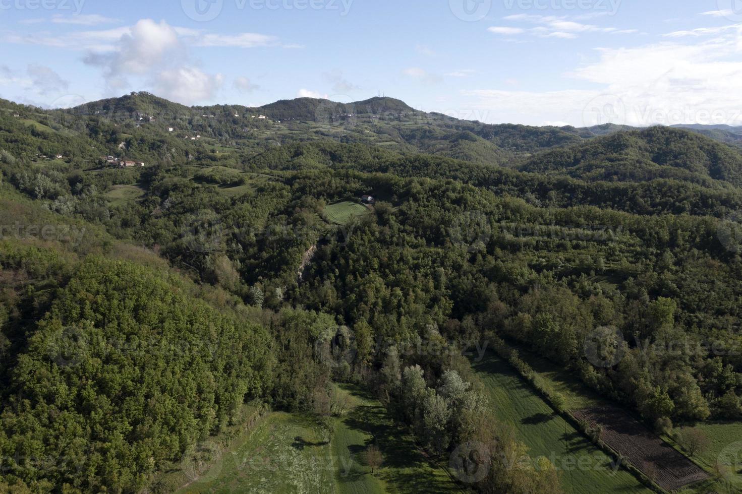 borghetto di borbera pemonte Italia villaggio aereo Visualizza panorama allevato i campi foto