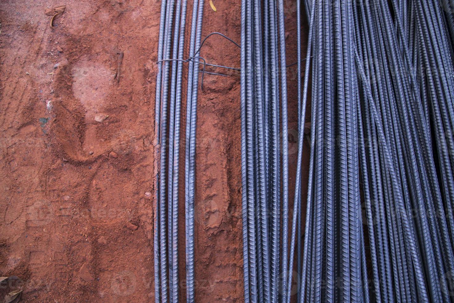 acciaio filo su costruzione luogo, avvicinamento di ferro filo nel costruzione luogo foto