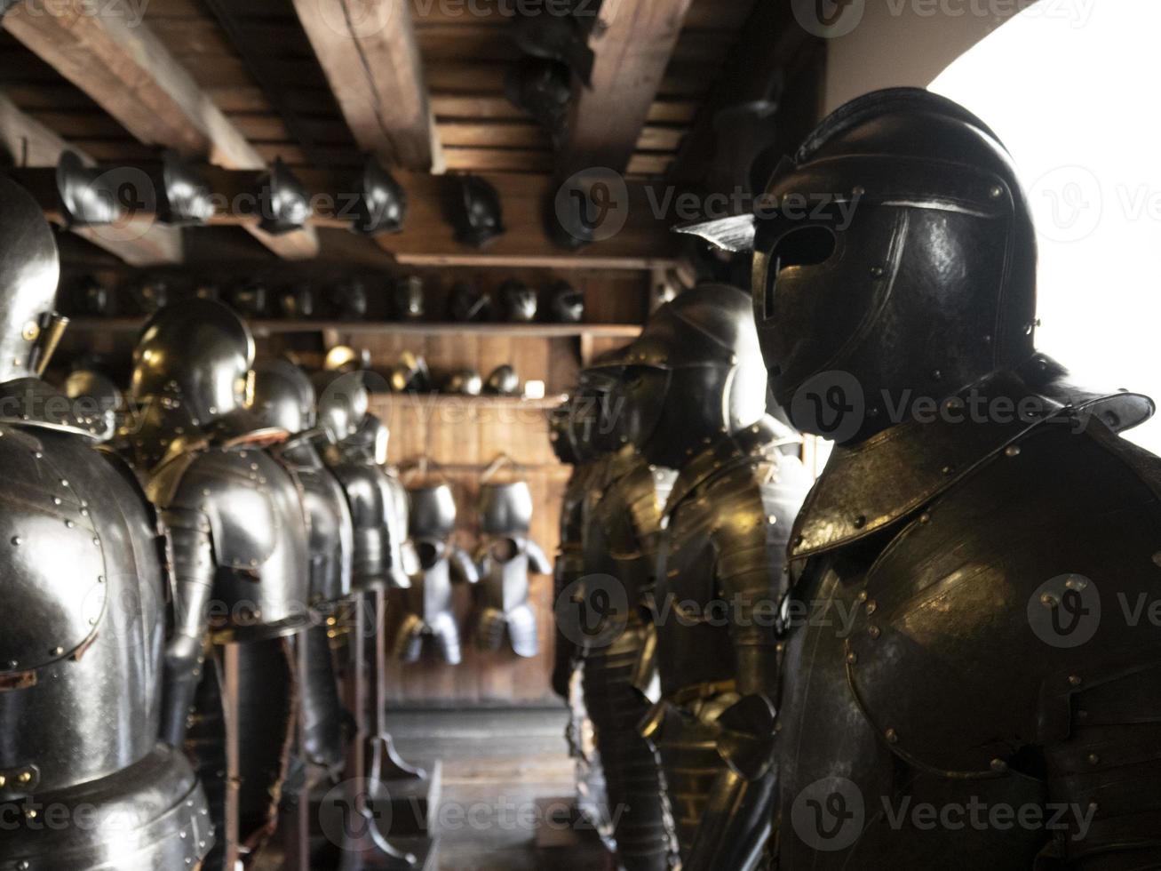 molti medievale ferro metallo armatura foto