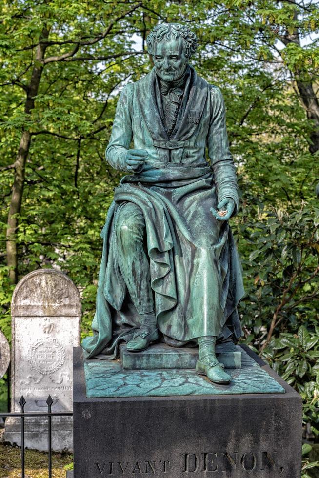 Parigi, Francia - Maggio 2, 2016 vivant denon tomba nel pere-lachaise cimitero omeopatia fondatore foto