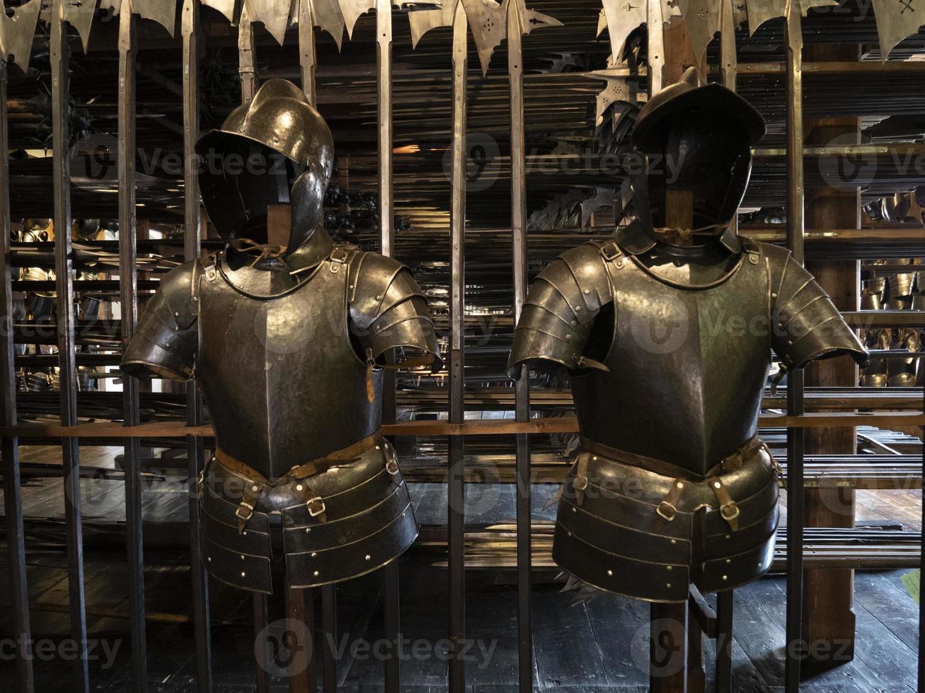 molti medievale ferro metallo armatura foto