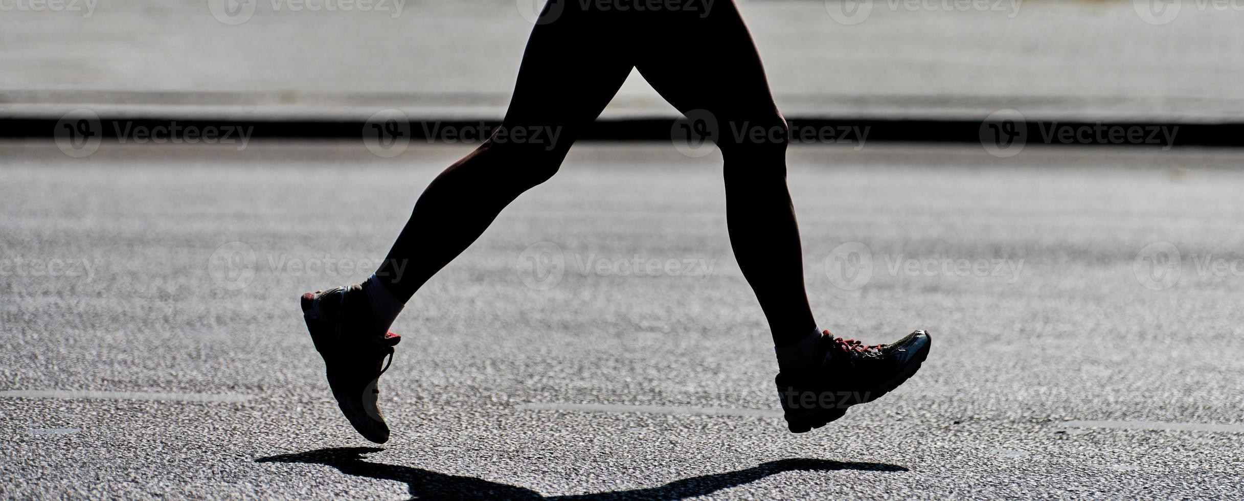 in esecuzione donna silhouette foto