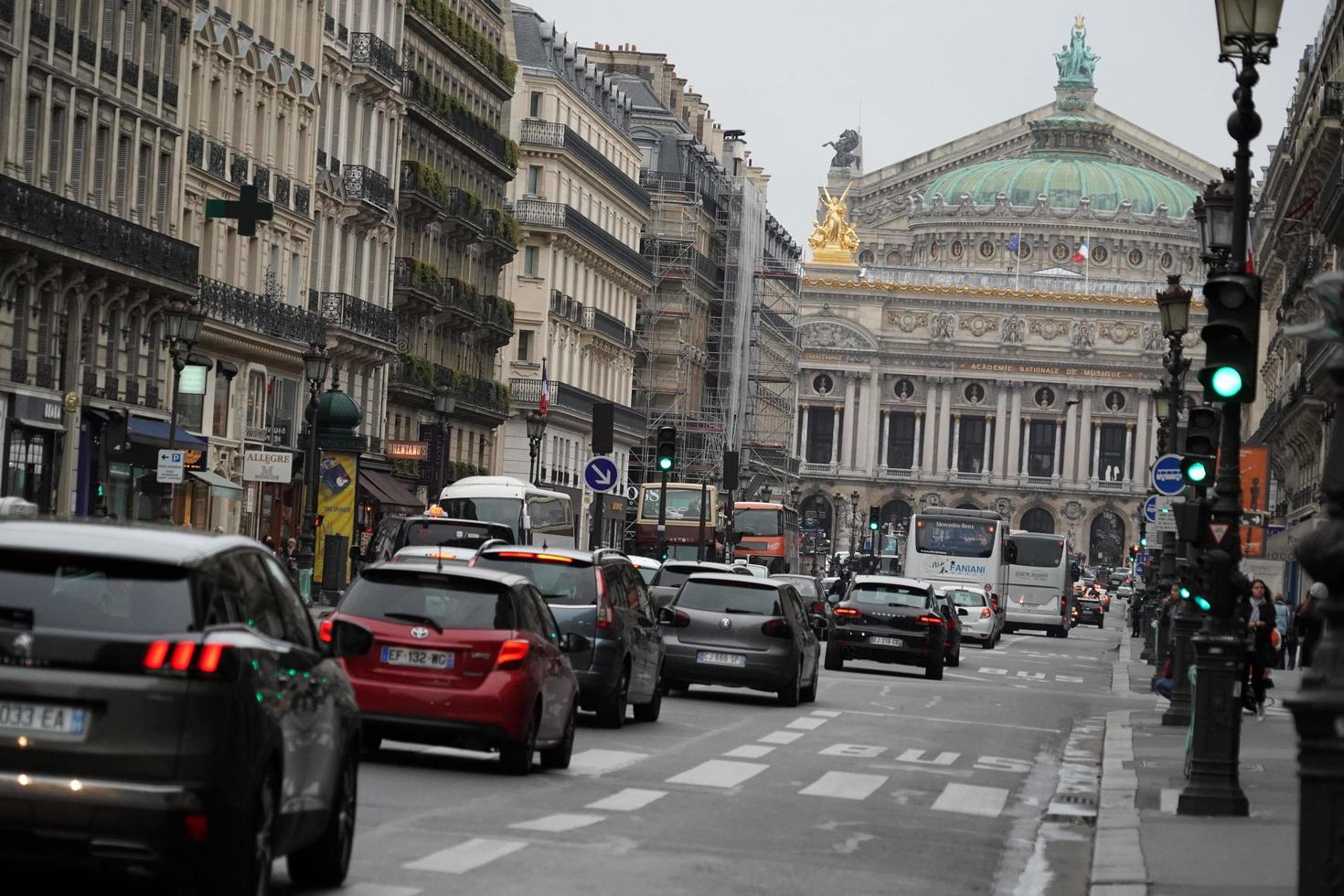 Parigi, Francia - ottobre 5 2018 - Parigi strada congestionato traffico foto