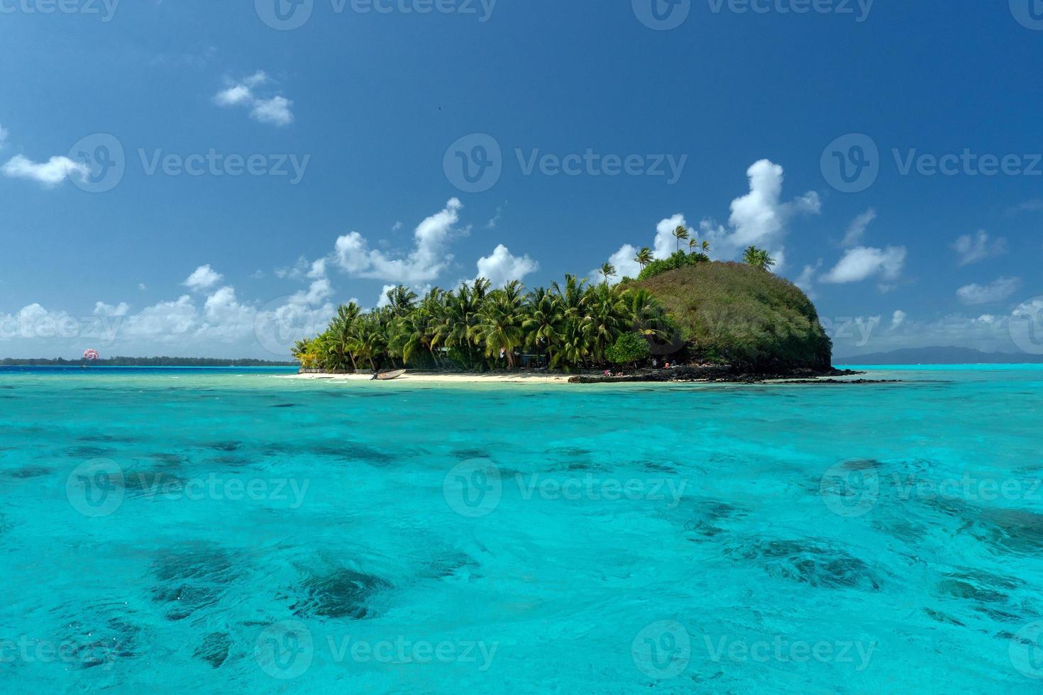 bora bora francese polinesia blu laguna turchese cristallo acqua foto