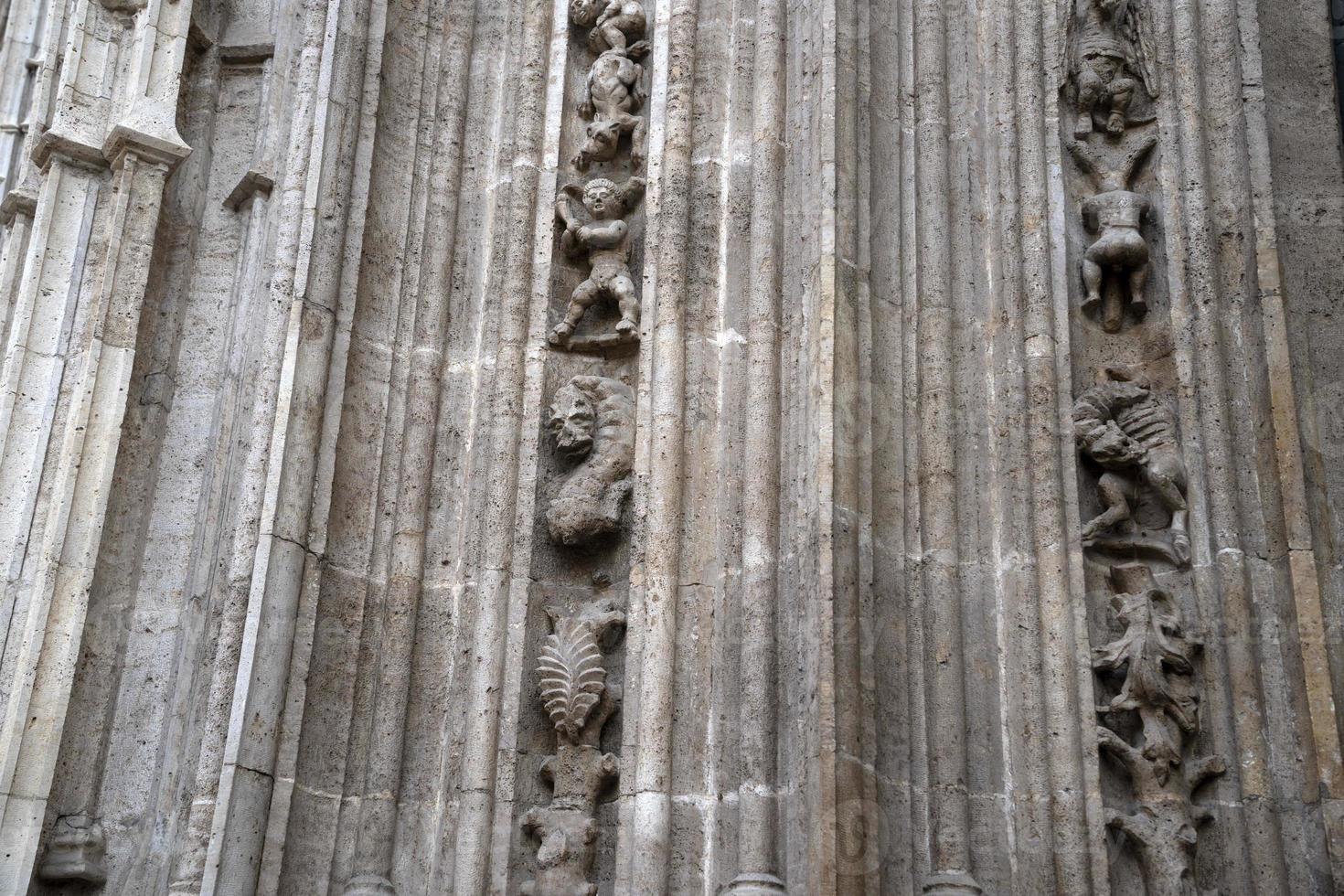 valencia seta scambio mercato edificio lonja de la seda bas sollievo sculture foto