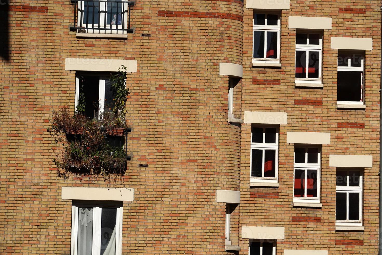 Parigi tetti camino e edificio vista della città foto