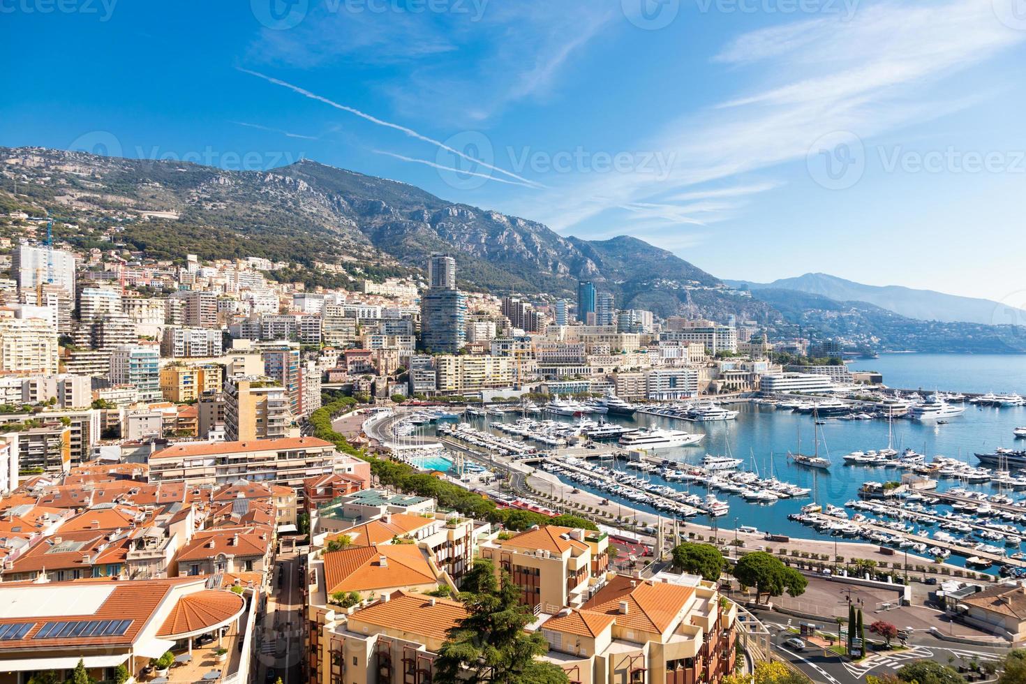 monte Carlo - panoramico Visualizza di il città. monaco porta e orizzonte. foto