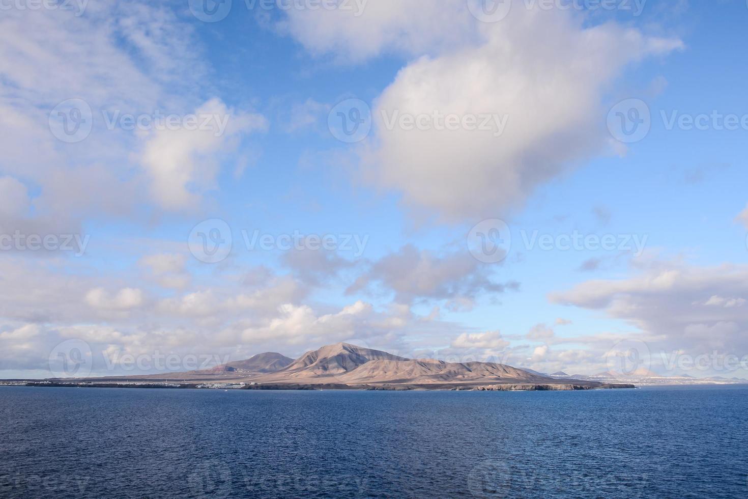 vista sul mare in estate foto