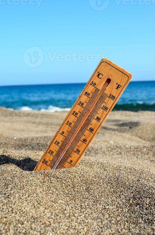 termometro a il spiaggia foto