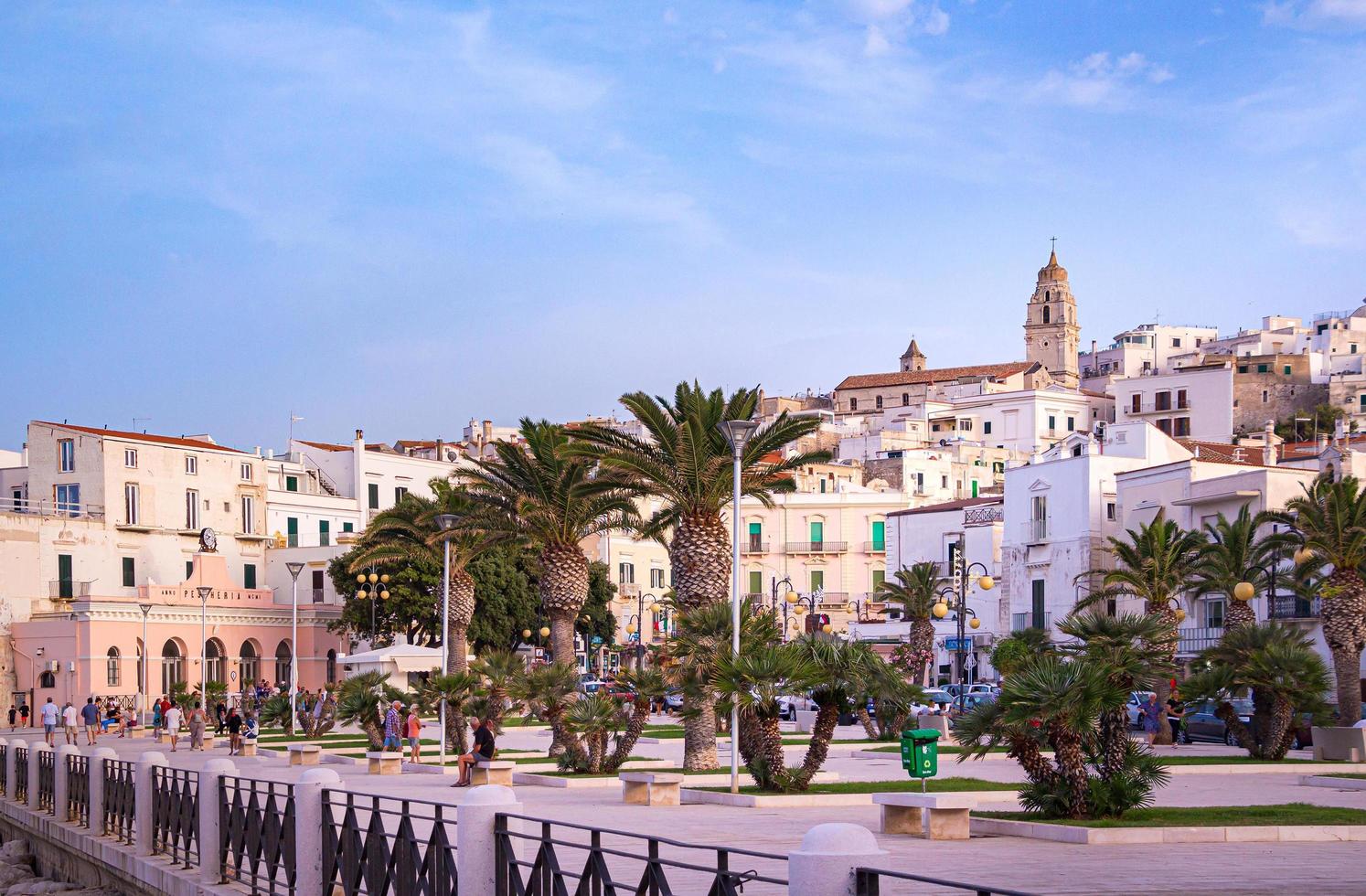 vieste, Foggia, Italia 29 giugno 2021 Visualizza al di sopra di storico vecchio cittadina di vieste, gargano, puglia, Italia foto