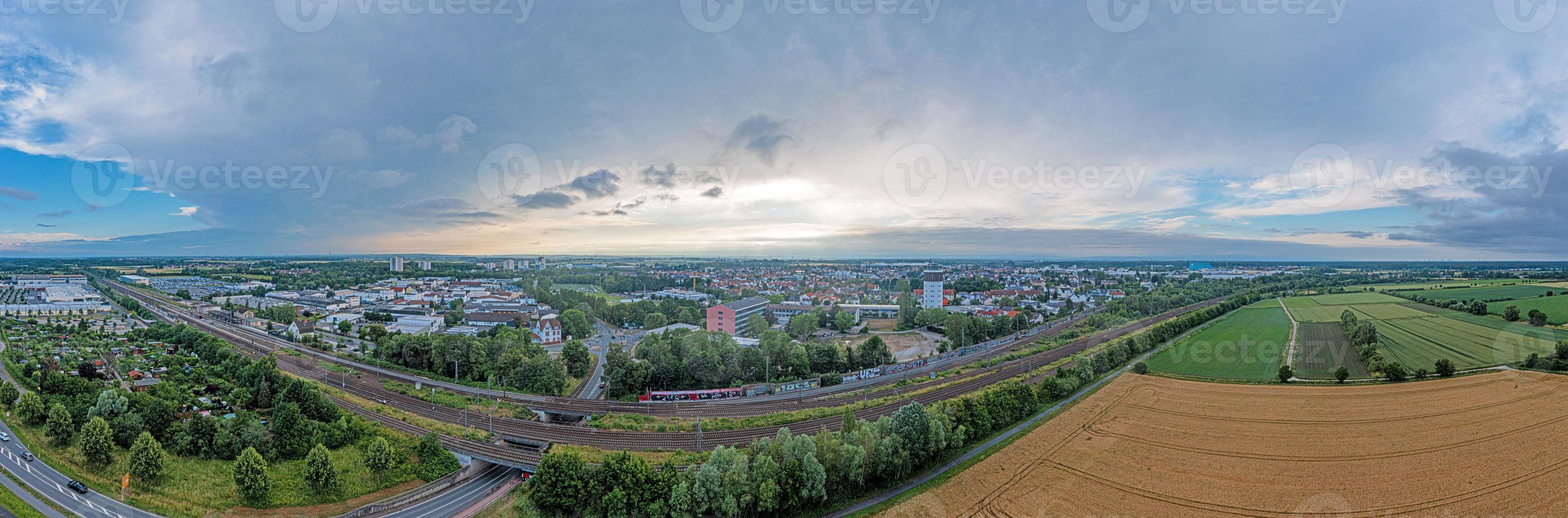 fuco panorama di Tedesco quartiere cittadina gross-gerau nel Sud Assia nel il sera contro nuvoloso cielo foto