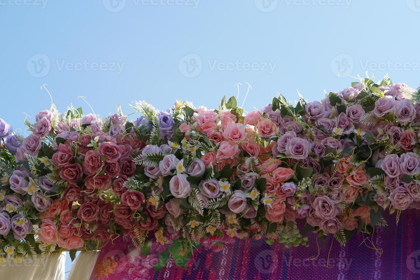 bellissimo fiori adornano il tessuto. foto