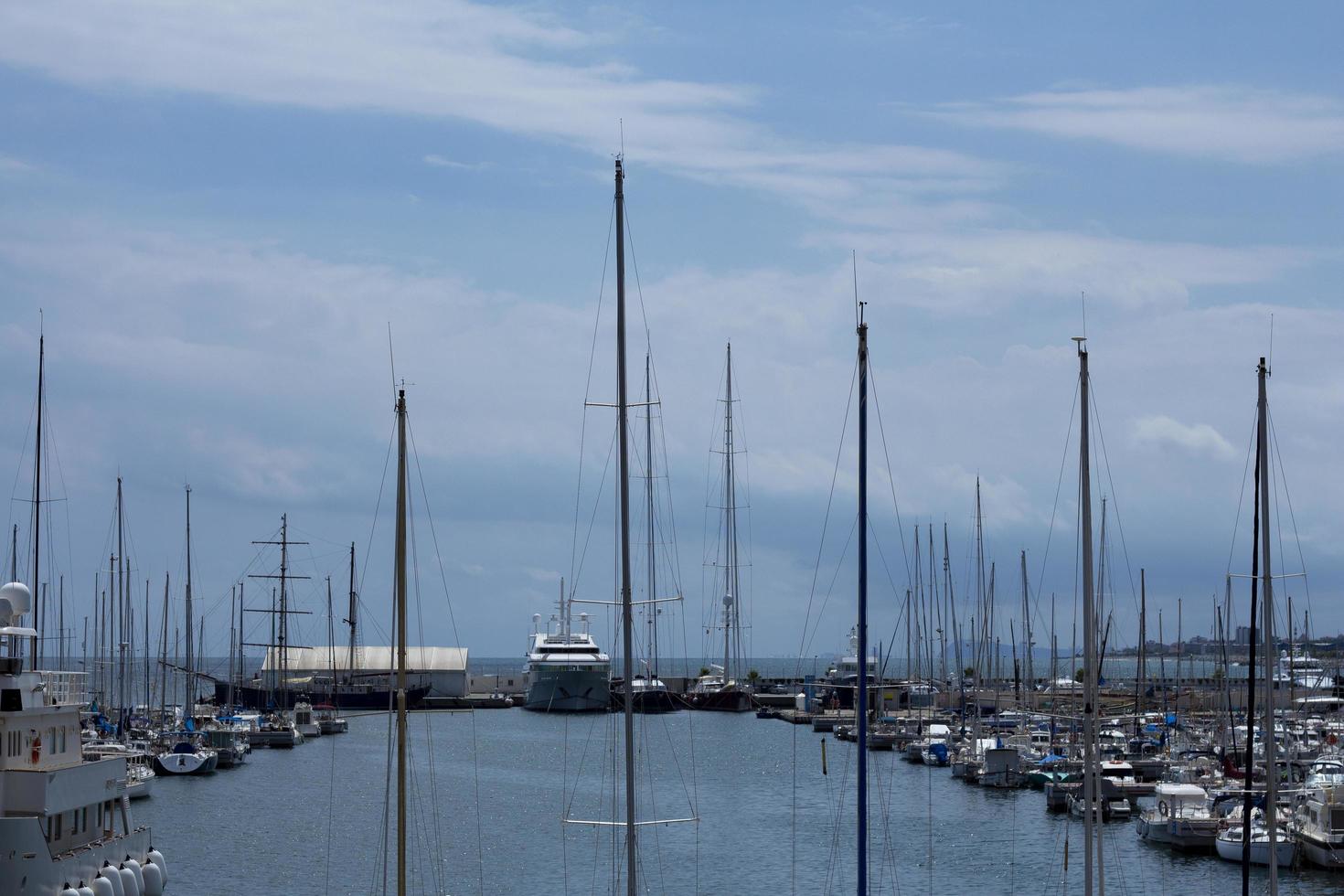 barcellona, porto di mataro nel 2020 foto