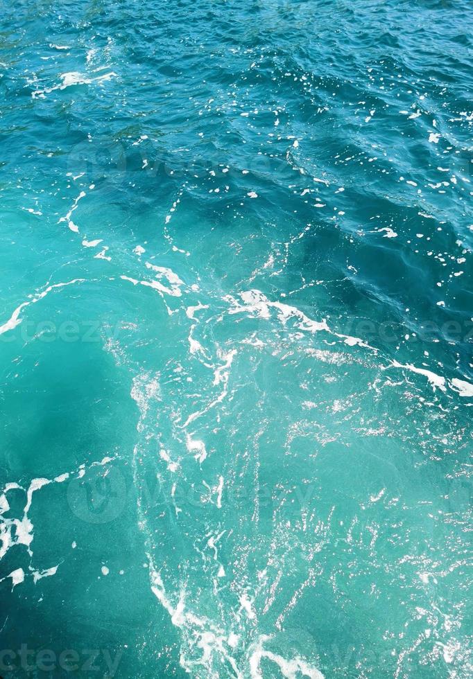 il incredibile colore di il acqua di il Adriatico mare foto