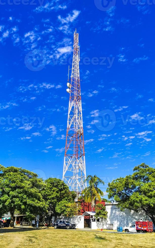 rosso bianca 5g Torre radiazione nel puerto escondido Messico. foto