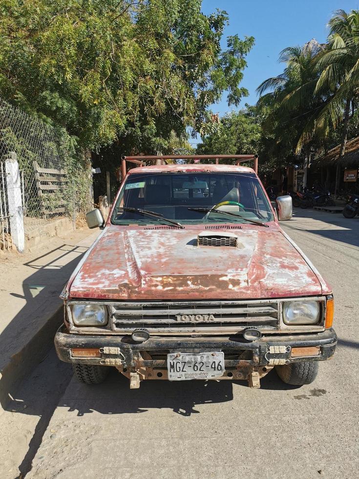 puerto escondido oaxaca Messico 2023 vario messicano Raccogliere camion macchine 4x4 fuori strada veicoli Messico. foto