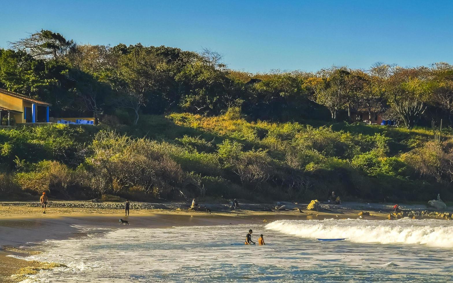 puerto escondido oaxaca Messico 2023 estremamente enorme grande surfer onde spiaggia la punta zicatela Messico. foto