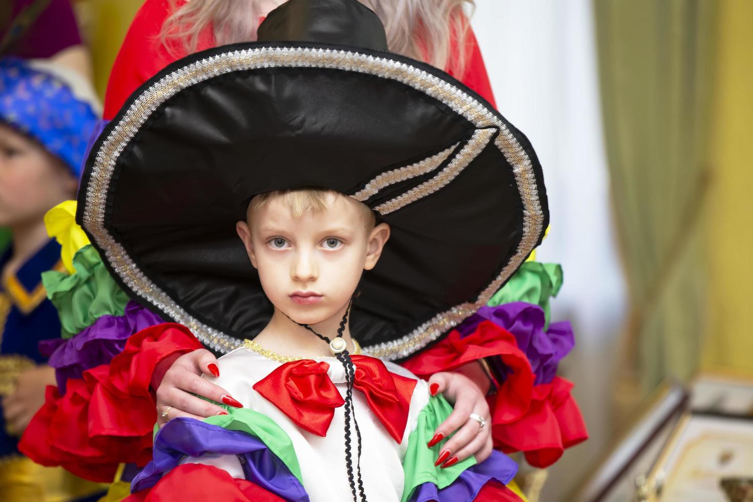 bielorussia, il città di Gomil, Maggio 21, 2021. figli di vacanza. poco ragazzo nel messicano nazionale costume. foto