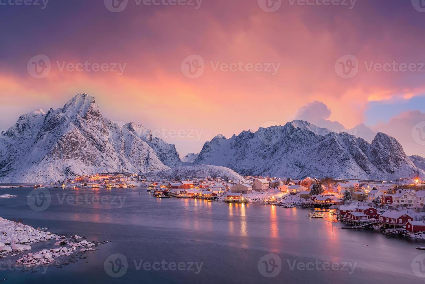 bellissimo natura paesaggio di lofoten nel Norvegia foto