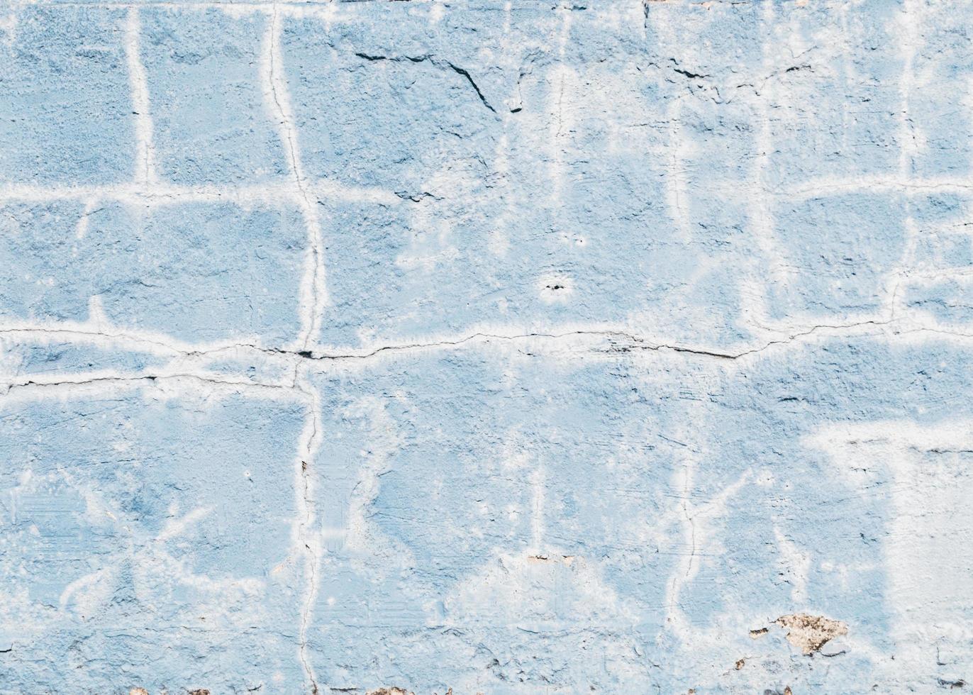 muro blu incrinato foto