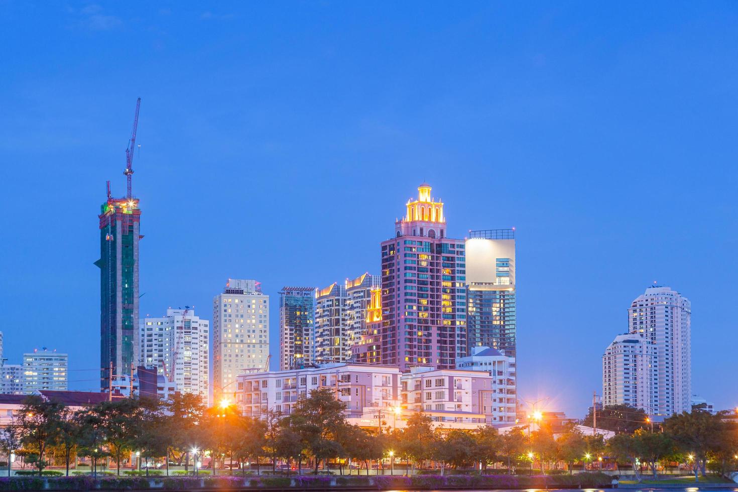 edifici a bangkok, in thailandia foto