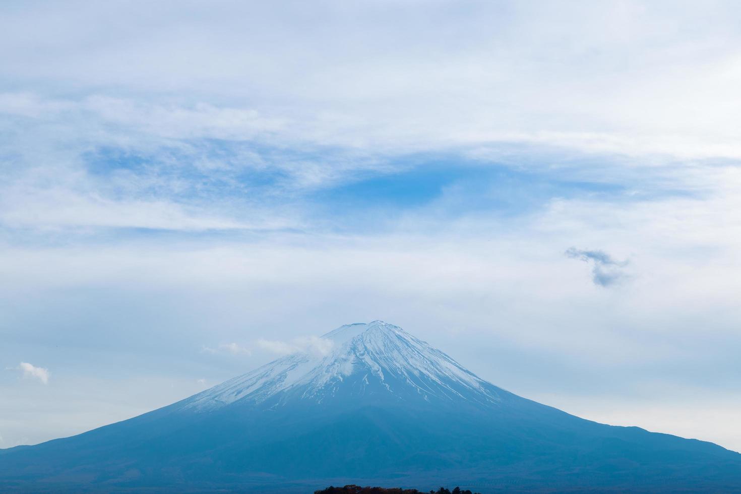 monte fuji in giappone alla luce del giorno foto